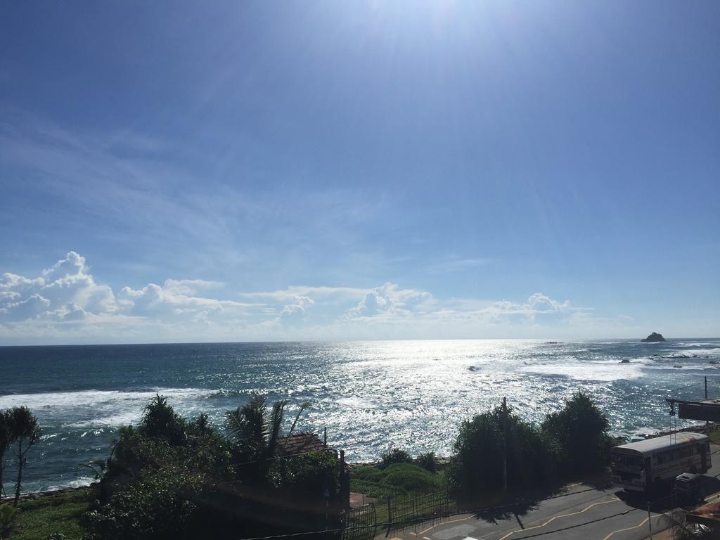Hotel Cheeky Monkey Surf Camp Weligama Exterior foto