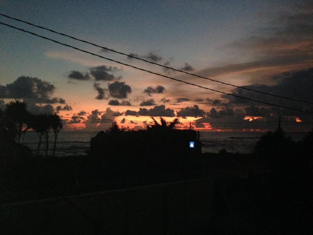 Hotel Cheeky Monkey Surf Camp Weligama Exterior foto
