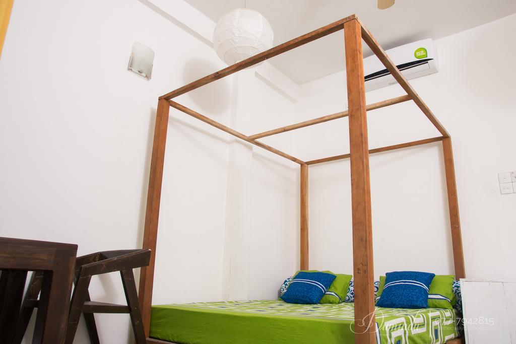 Hotel Cheeky Monkey Surf Camp Weligama Exterior foto