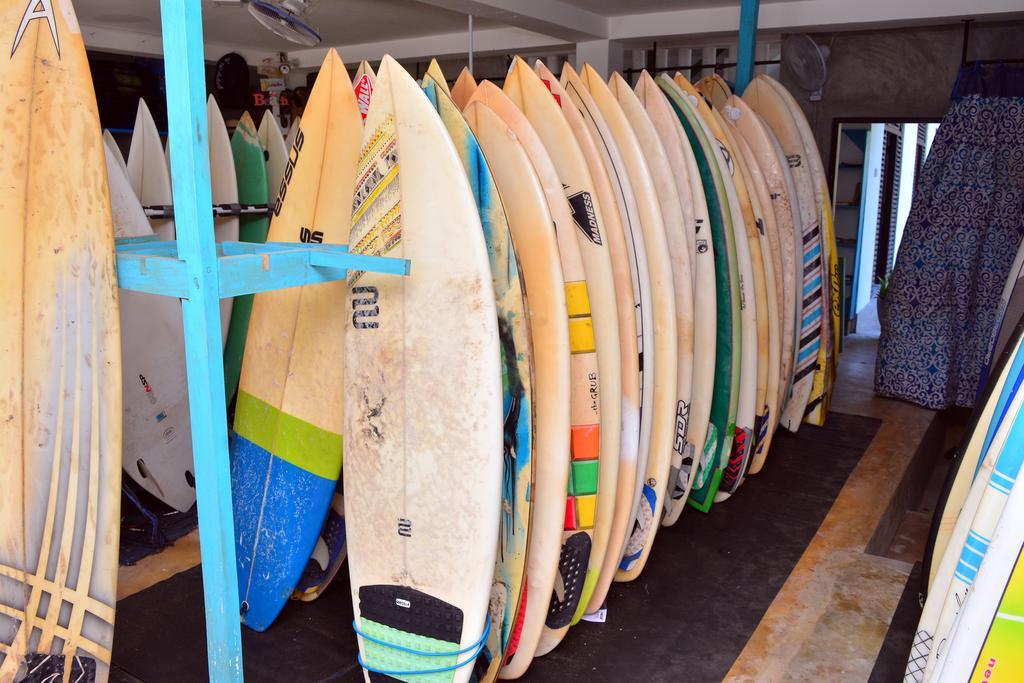 Hotel Cheeky Monkey Surf Camp Weligama Exterior foto
