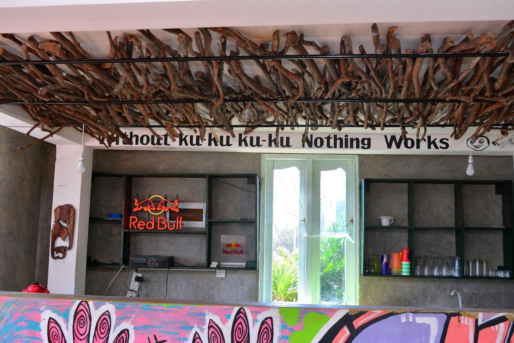 Hotel Cheeky Monkey Surf Camp Weligama Exterior foto