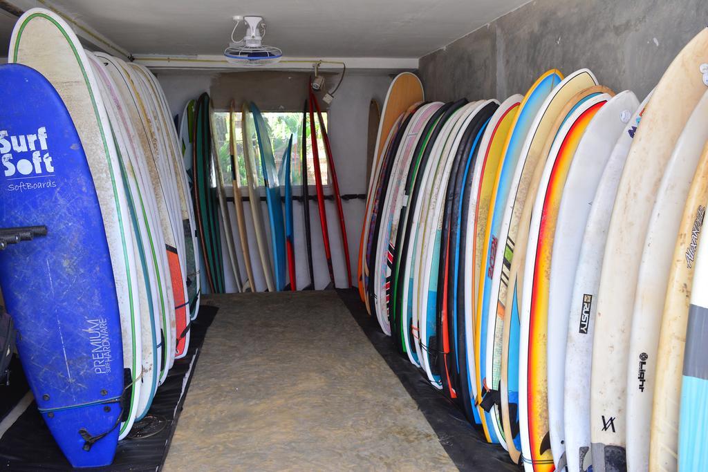 Hotel Cheeky Monkey Surf Camp Weligama Exterior foto