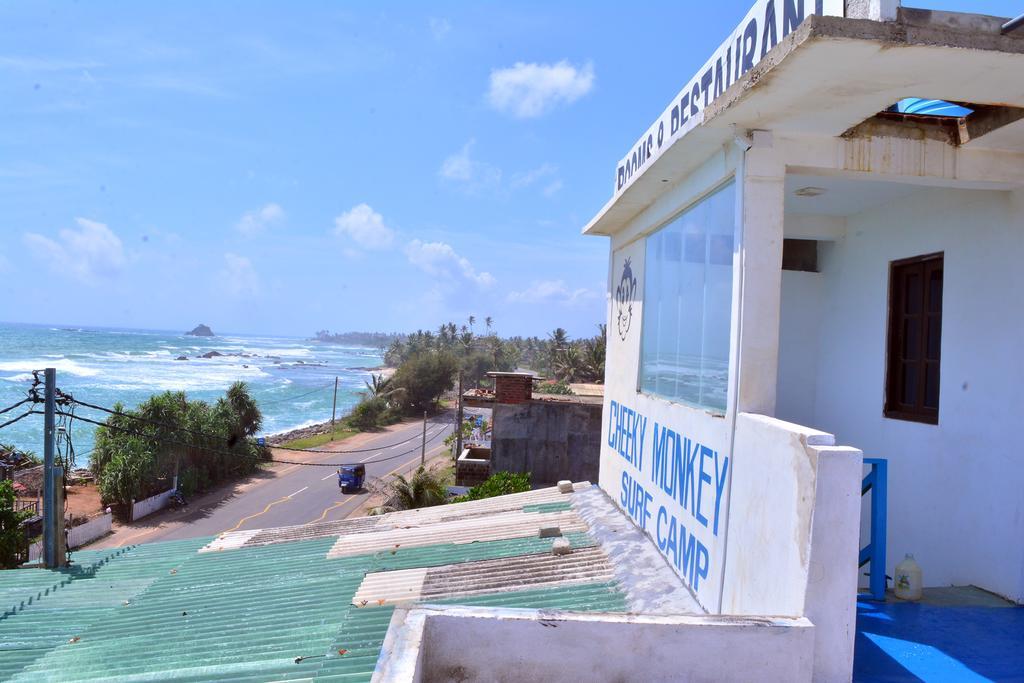 Hotel Cheeky Monkey Surf Camp Weligama Exterior foto