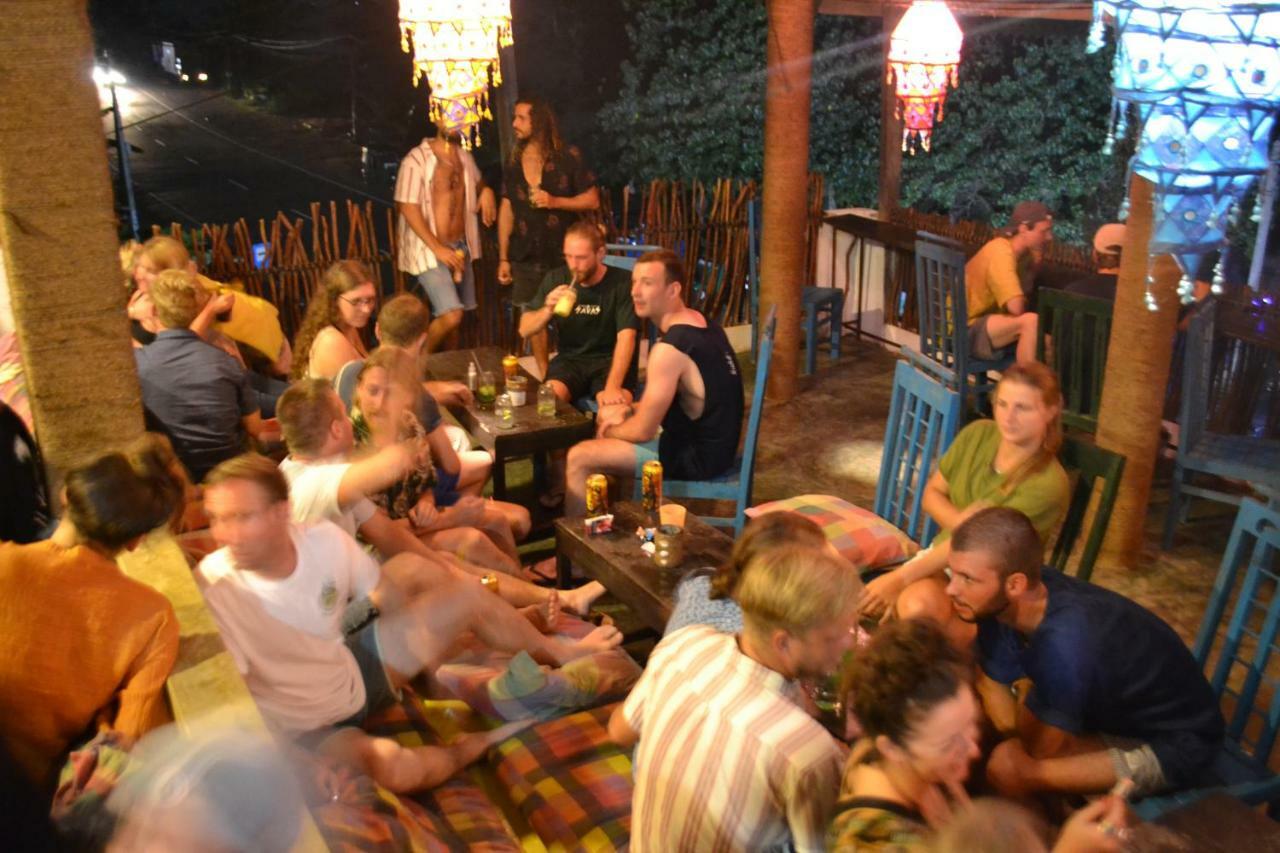 Hotel Cheeky Monkey Surf Camp Weligama Exterior foto