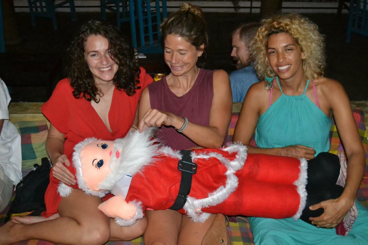 Hotel Cheeky Monkey Surf Camp Weligama Exterior foto